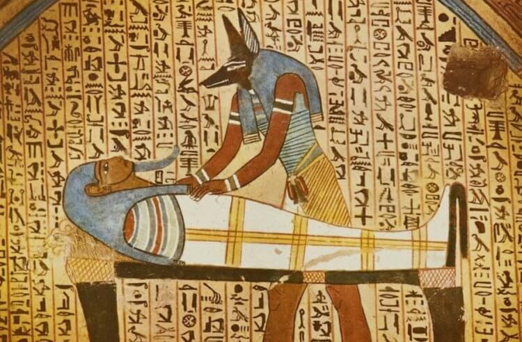 Мумии Древнего Египта. Мумифицирование в Древнем Египте занимало очень много времени. Фото.