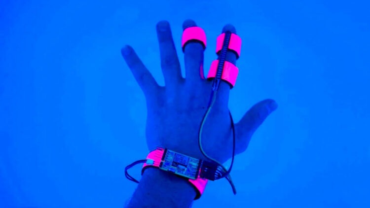 Возможно в будущем мы будем делиться видеозаписями своих снов с друзьями. Фото.