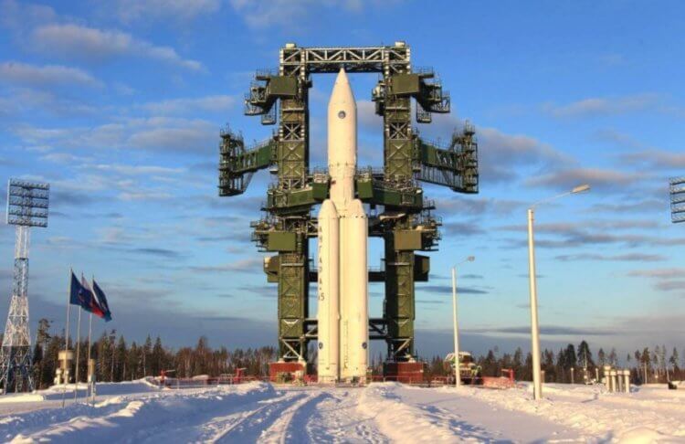 Российская космическая станция. Ракета-носитель «Ангара-А5». Фото.