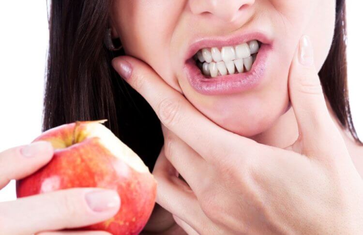 Что внутри зуба и костей? Зубная боль возникает из-за нервов в пульпе. Иногда эти нервы удаляют. Фото.