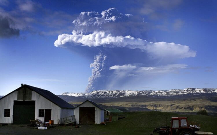 Извержение самого активного вулкана Исландии. Когда оно произойдет и чем грозит? Извержение вулкана Гримсвотн в 2011 году. Фото.