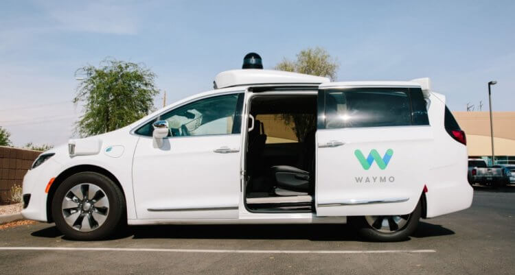 Как выглядит поездка внутри автономного такси Waymo? Waymo доказала, что ее автомобили отлично справляются с самостоятельной ездой по дорогам. Фото.