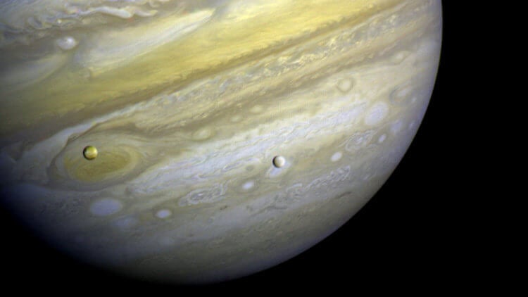Самая большая планета Солнечной системы. Фотография Юпитера сделанная космическим аппаратом «Вояджер-1». Фото.