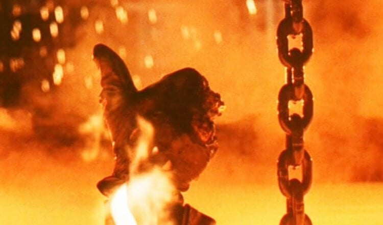 Что произойдет, если что-то упадет в жерло вулкана? Кадр из фильма «Терминатор 2: Судный день». Фото.