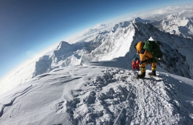 Эверест оказался выше, чем считалось. Какая высота у самой высокой горы? Фото.