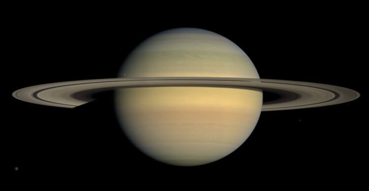 Сближение Сатурна и Юпитера. Сатурн — шестая планета от Солнца. Фото.