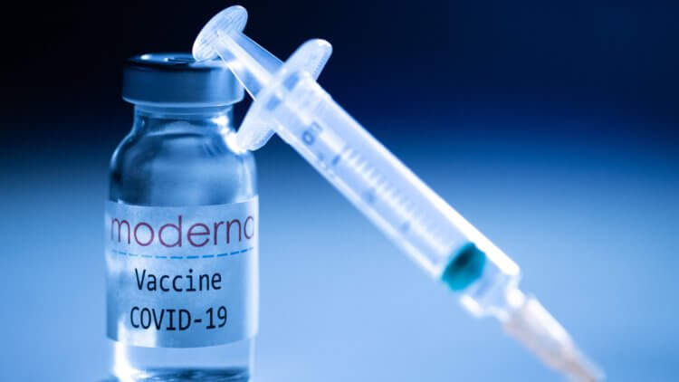 Особая вакцина. Американская компания Moderna первая в мире начала испытывать на людях вакцину против COVID-19. Фото.