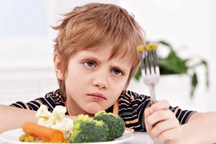 Почему детям нельзя быть вегетарианцами?