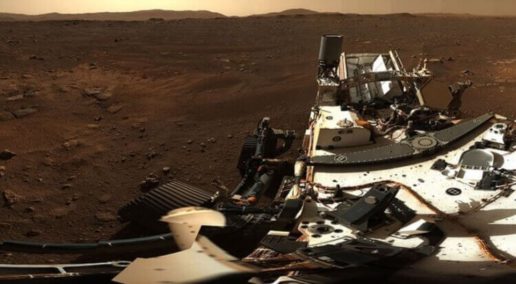 Фото с Марса 2021. Марсоход сделал панорамный снимок, на который попал он сам. Фото.