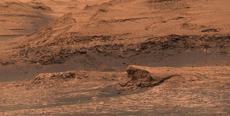 Фото с Марса 2021. Пейзажи на Марсе имеют причудливые формы, но такие образования говорят о геологической активности. Фото.