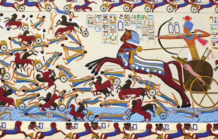 Причина смерти фараона. На росписи показана атака Яхмоса на гиксосов. Фото.