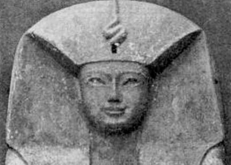 Гиксосы в Египте. Крышка гроба фараона Секененра Таа II. Фото.