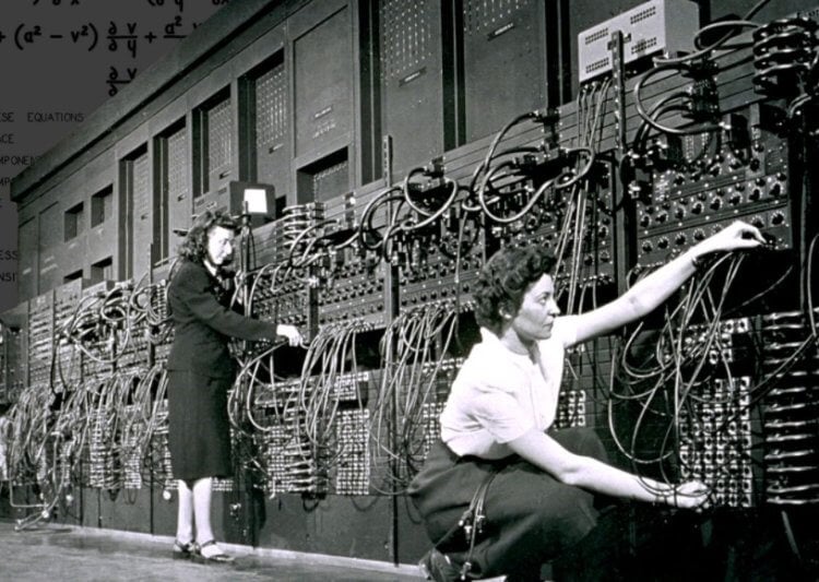 Первому современному компьютеру исполнилось 75 лет. Каким он был? Компьютер ENIAC и первые программисты в истории человечества. Фото.