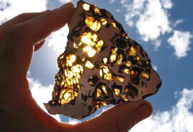 Сколько стоят самые редкие метеориты и где их купить? Фото.