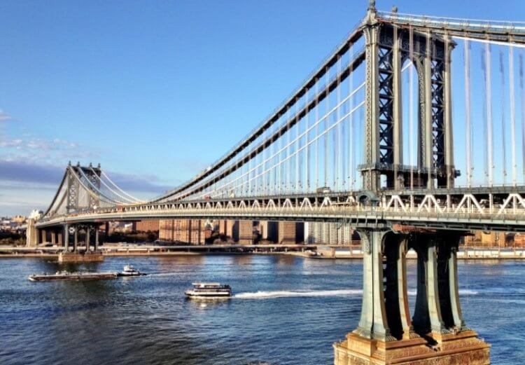 10 самых длинных мостов в мире. На фото — Манхэттенский мост длиной около 2 километров. Он не самый длинный в мире, а просто красивый. Фото.