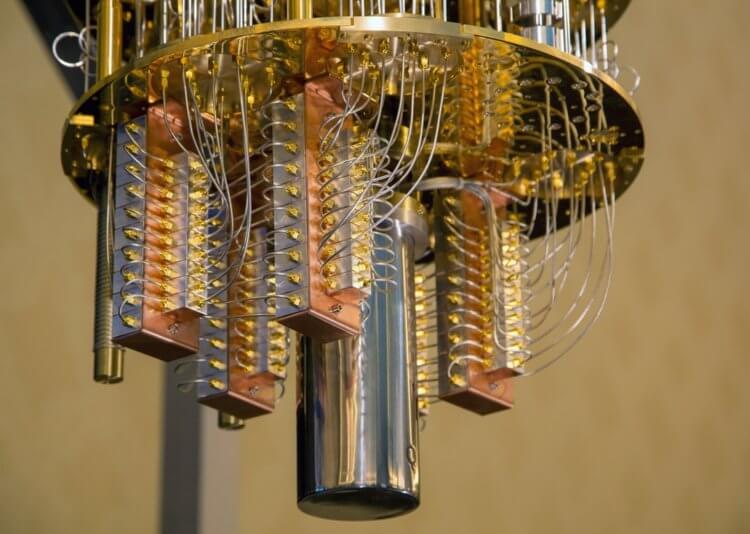 Атомы и квантовые компьютеры. Так так выглядит 50-кубитный квантовый компьютер IBM. Фото.