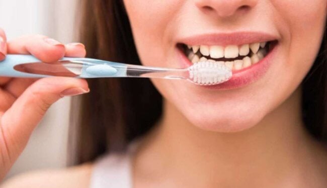Из-за чего возникает кариес и как защитить зубы? Фото.