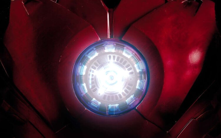 Что такое излучение Вавилова-Черенкова? Вы наверняка замечали, что ядерный реактор Тони Старка сияет голубым светом. Фото.