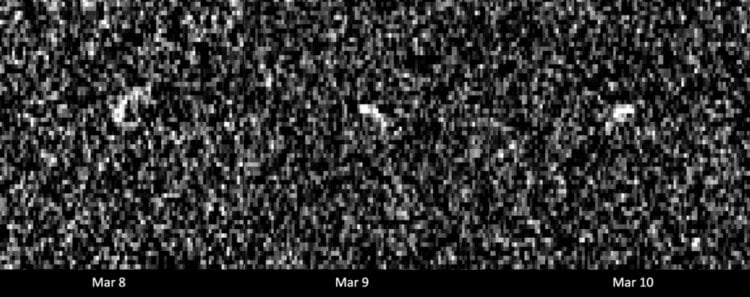 Сближение астероида с Землей. Да, при помощи такого снимка можно узнать форму и скорость астероида. Фото.
