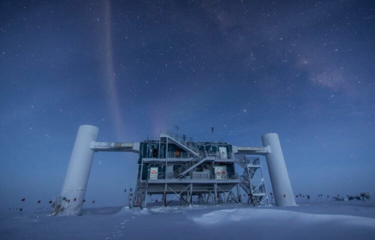 Как работает нейтринный телескоп? Нейтринный телескоп IceCube. Фото.