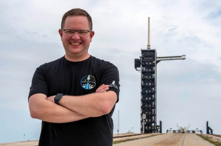 Первые космические туристы SpaceX. Крис Семброски. Фото.