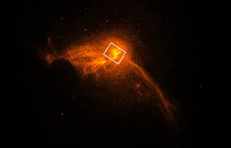 Фотография космического монстра. Новое исследование поможет больше узнать о том, как магнитные поля влияют на активность черных дыр. Снимок Event Horizon Telescope Collaboration. Фото.