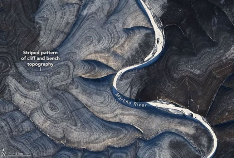 На поверхности Сибири обнаружены загадочные полосы. Что это такое? Загадочные узоры на территории Сибири. Фото.
