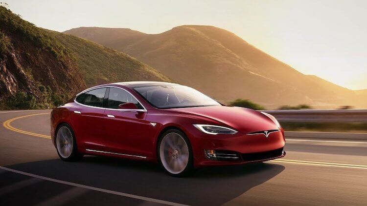 Самая выгодная Tesla. Tesla Model S крутая, но ее тоже надо бы обновить. Фото.