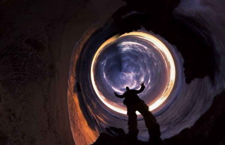 Можно ли путешествовать сквозь кротовую нору? Туннели во времени и пространстве действительно могут существовать. Фото.