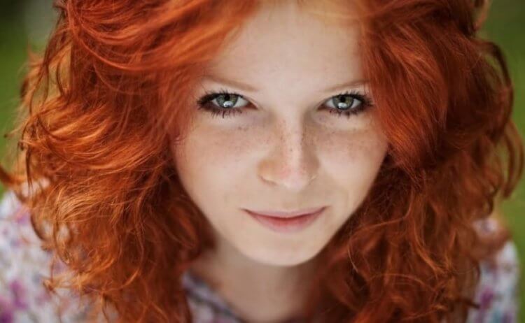 Причина рыжих волос. Кожа людей с рыжими волосами не может загореть на солнце. Фото.
