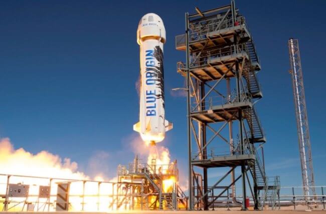 Blue Origin отправит первого туриста в космос в июле 2021 года. Как получить билет? Фото.
