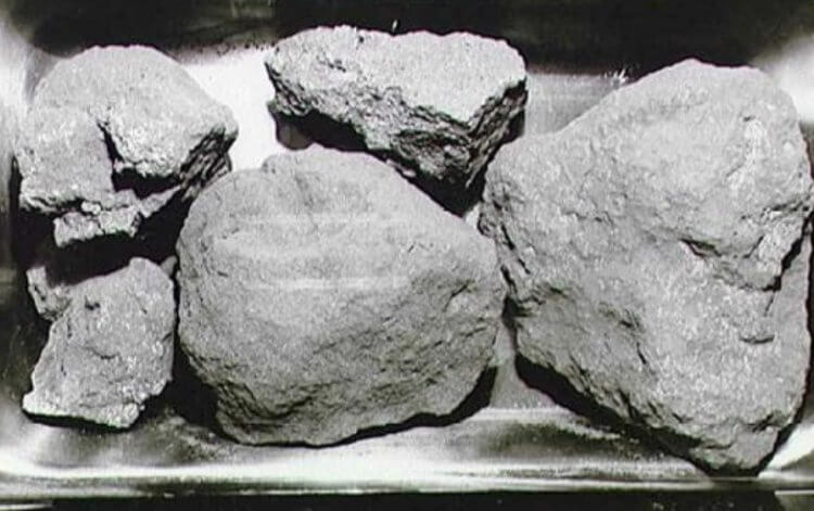 Добыча лунного грунта. Возможно, еще больше лунного грунта США добудет в рамках миссии «Артемида». Фото.
