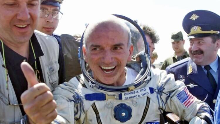 Первый космический турист в истории. Деннис Тито — первый космический турист. Фото.