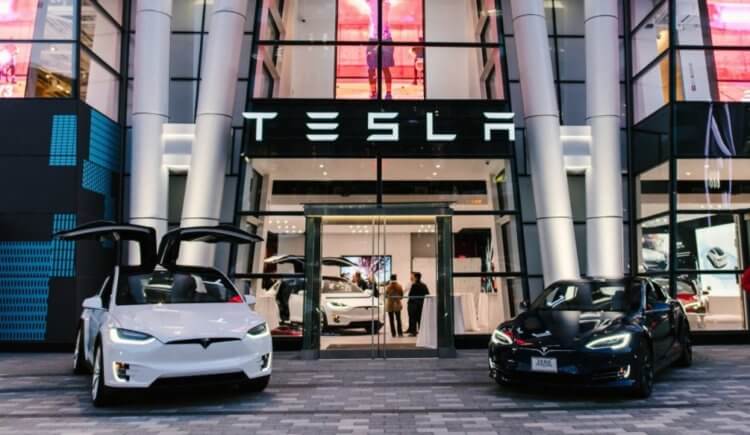 Официальный магазин Tesla в России. В каких городах будут открыты магазины Tesla, пока тоже неизвестно. Фото.