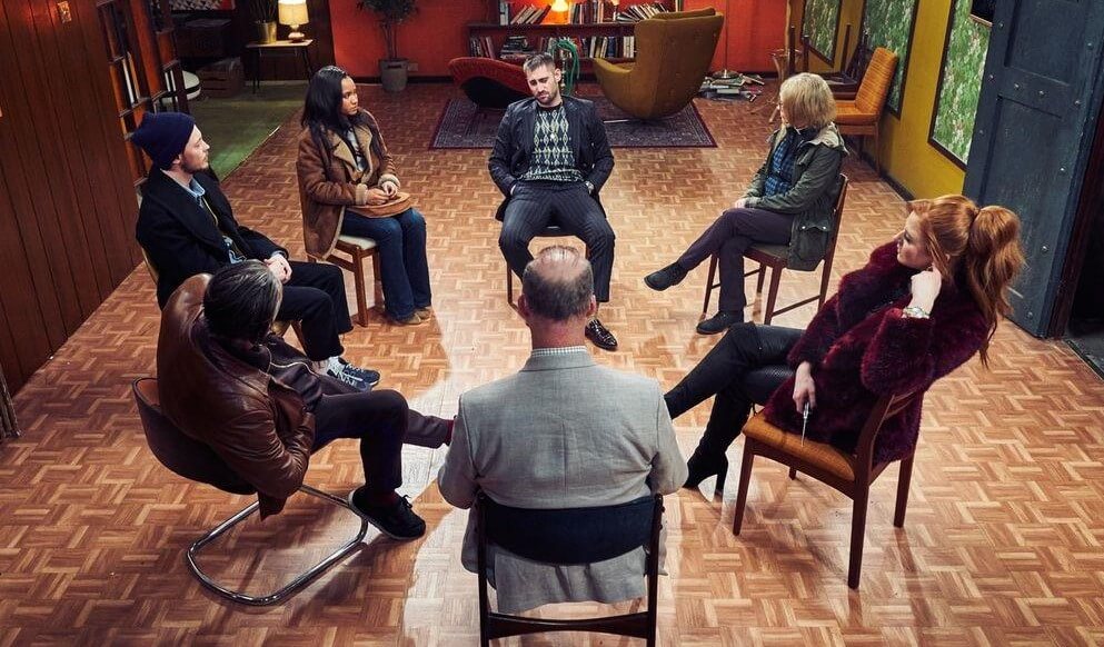 Как перестать пить алкоголь? Не стоит недооценивать эффективность Клубов анонимных алкоголиков. Фото.