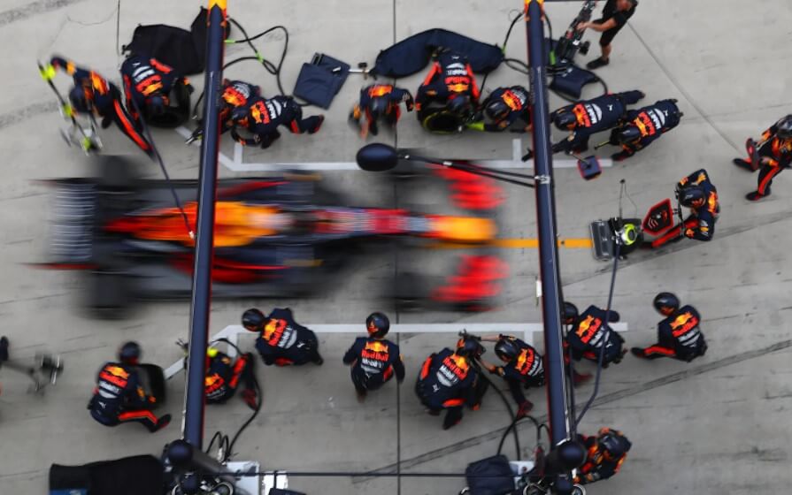 Без пит-стопов в гонках будущего не обойдется. Фото.