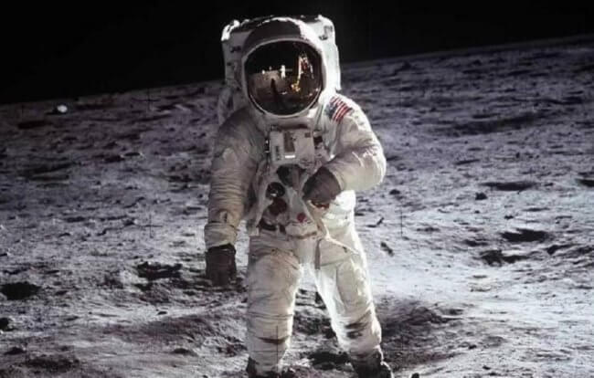 Российские инженеры хотят убедиться, что американцы точно были на Луне. Но как? Фото.