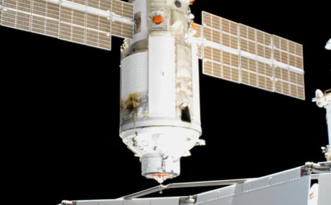 Что произошло с модулем “Наука”, развернувшем МКС на 45 градусов. Фото.