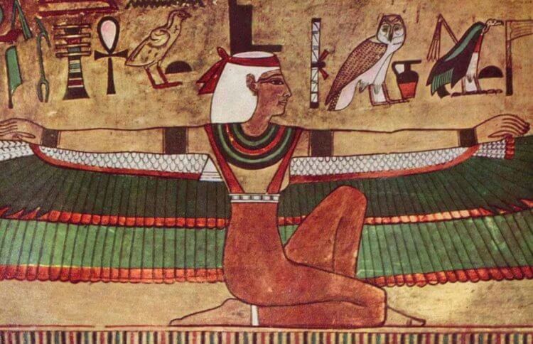 Что написано в Книге мертвых? Исида — древнеегипетская богиня женственности и материнства. Фото.