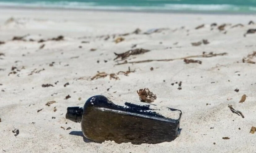 Старинные научные исследования. Письма отправлялись в плавание внутри таких бутылок. Фото.