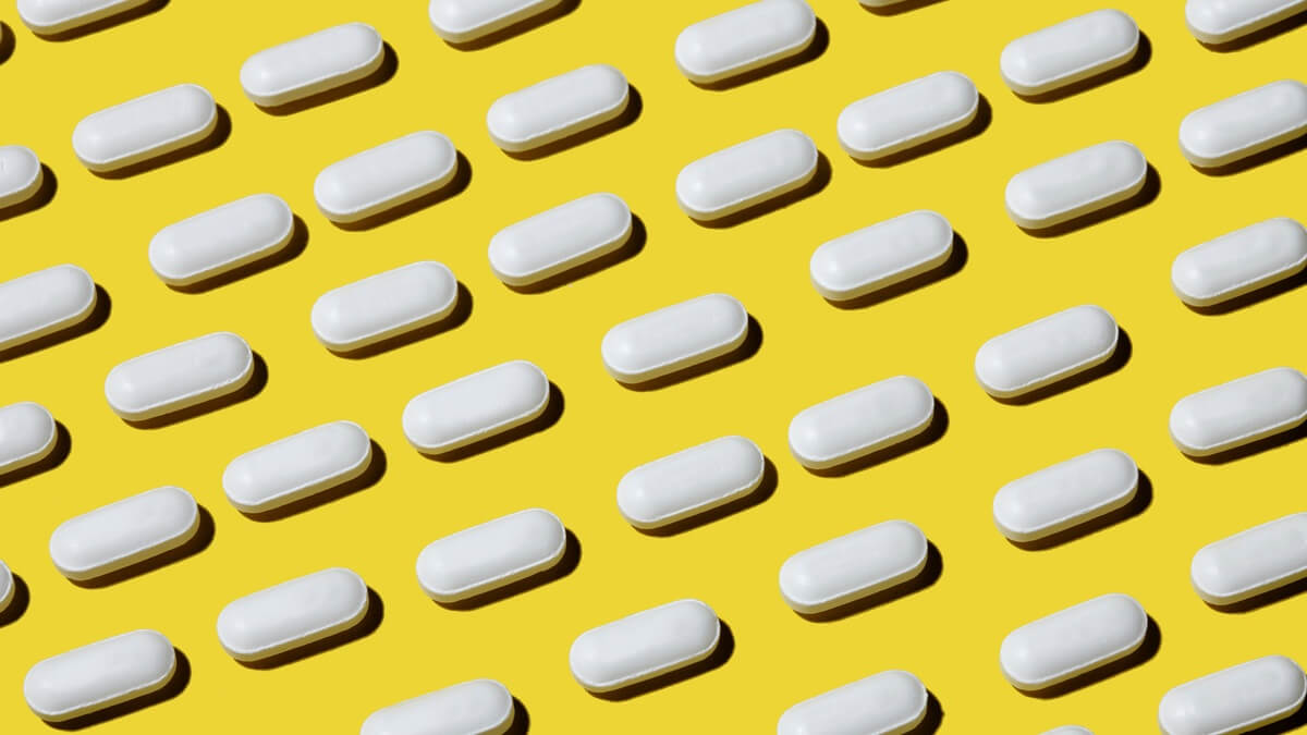 Похоже, победа над пандемией заключается в вакцинации и антидепрессантах. Вполне неплохо. Фото.