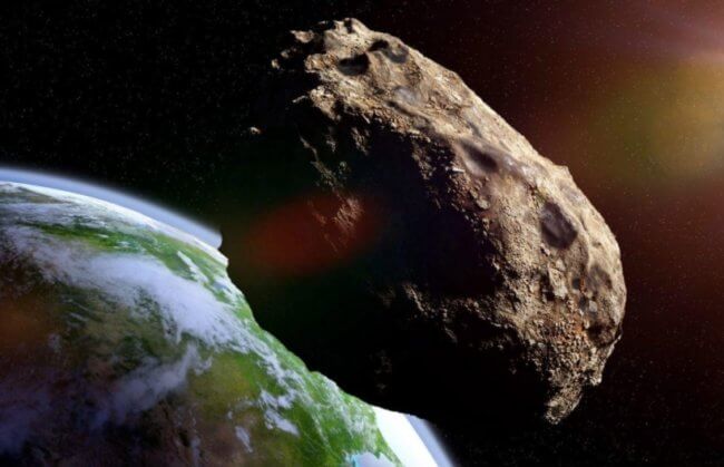 Рядом с Землей пролетел астероид размером с пирамиду. Фото.