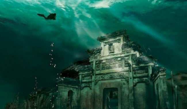 В затонувшем городе Гераклион найден корабль и древнее кладбище. Фото.