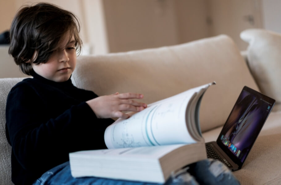 Самые умные дети современности. Как видно, Лорен усваивает новую информацию очень быстро. Фото.