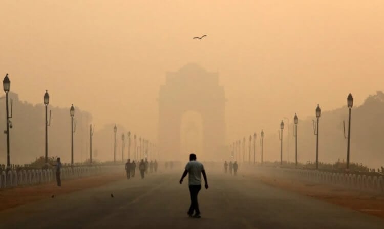 В Индии строят башню для очистки воздуха. Почему она считается бесполезной? Нью-Дели является одним из лидеров по загрязненности воздуха. Фото.