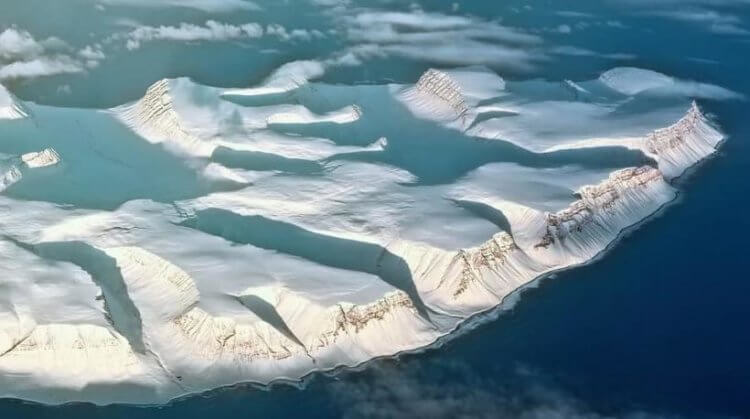 Аномальный источник тепла в Антарктиде — откуда он взялся. Ледник Туэйтса может привести к резкому повышению уровня мирового океана и спровоцировать другие непредсказуемые процессы. Фото.