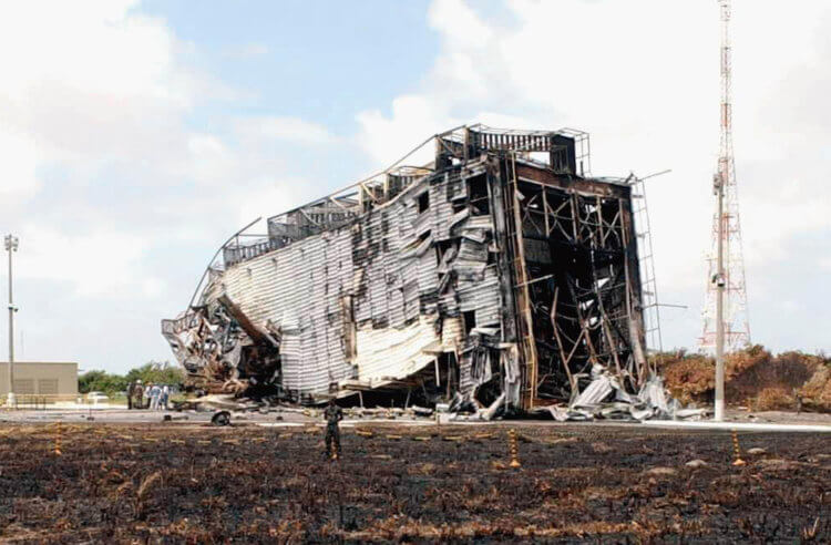 Взрыв шатла Челленджер (1986 год). Взрыв на космодроме Алкантара на долго парализовал космическую программу Бразилии. Фото.
