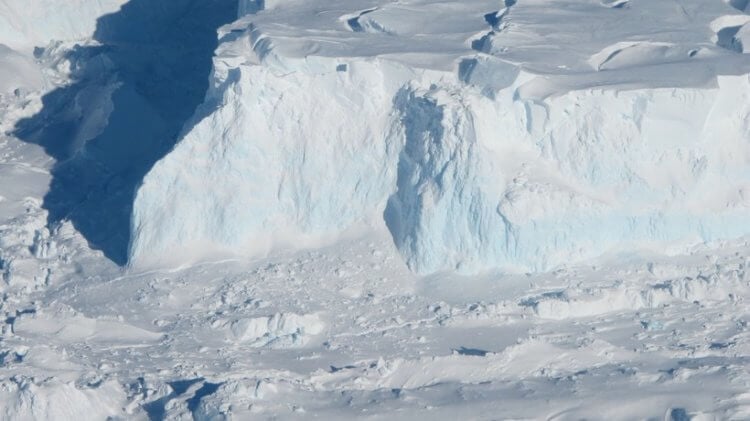Чем опасны откалывающиеся ледники. Туэйтса — самый опасный ледник на планете. Фото.