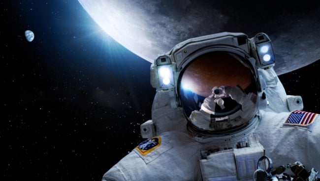 NASA перенесло возращение людей на Луну. В чем причина и какая новая дата? Фото.