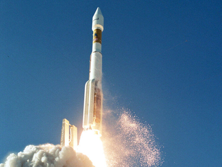 США прекращают закупать ракетные двигатели РД-180 — что ждет российскую и американскую космические отрасли? Американская ракета ракет Atlas V с российскими двигателями РД-180 прекратит полеты к середине 2020-х годов. Фото.